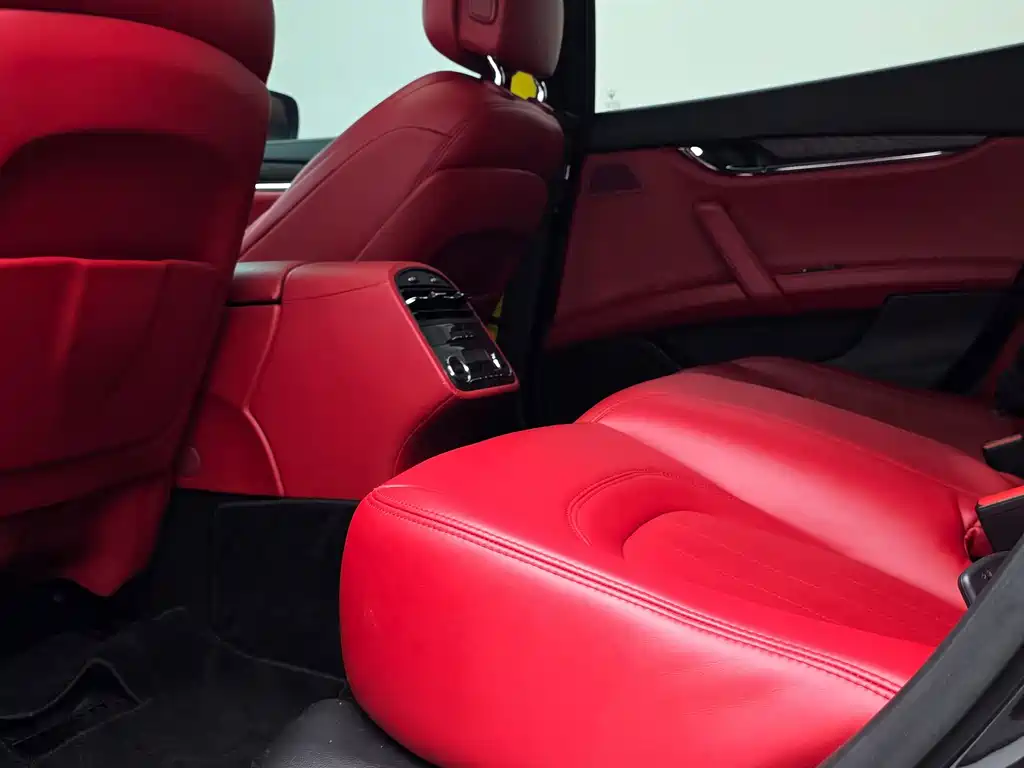 Maserati Quattroporte — миниатюра 13