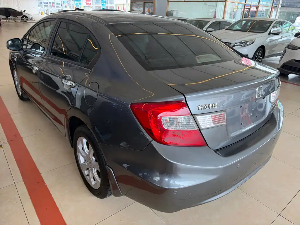 Honda Civic — миниатюра 10