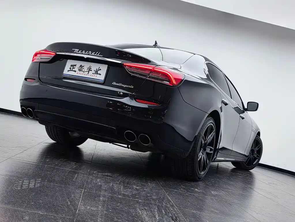 Maserati Quattroporte — миниатюра 11