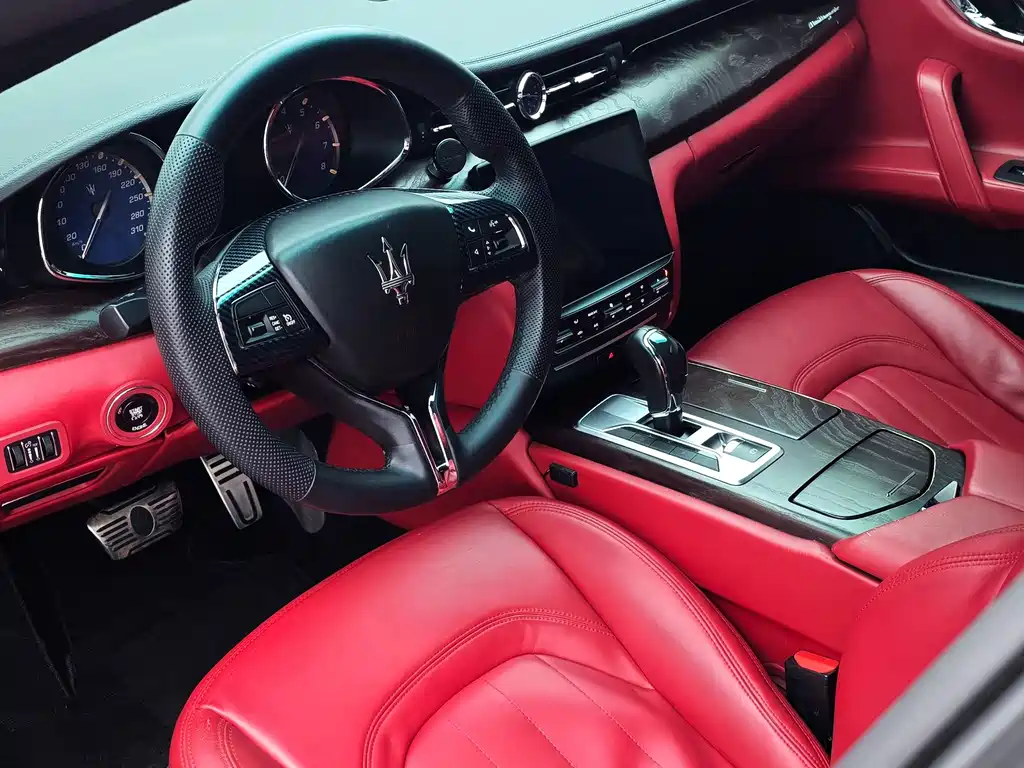 Maserati Quattroporte — миниатюра 29