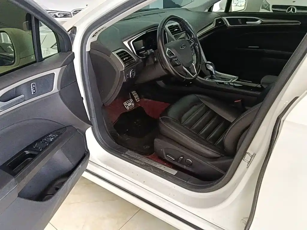 Ford Mondeo — миниатюра 16