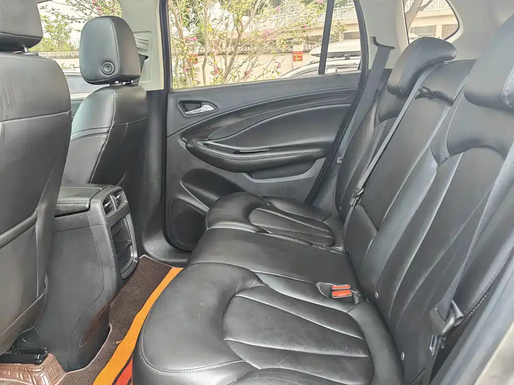 Buick Envision Plus — миниатюра 5
