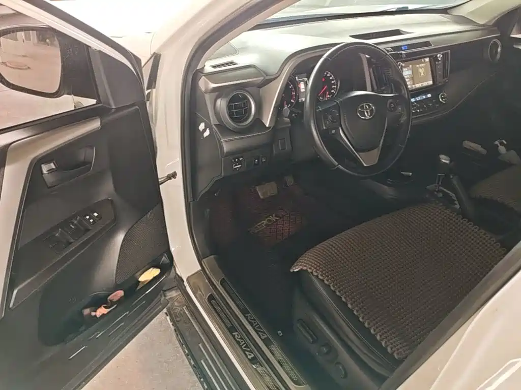 Toyota RAV4 — миниатюра 16