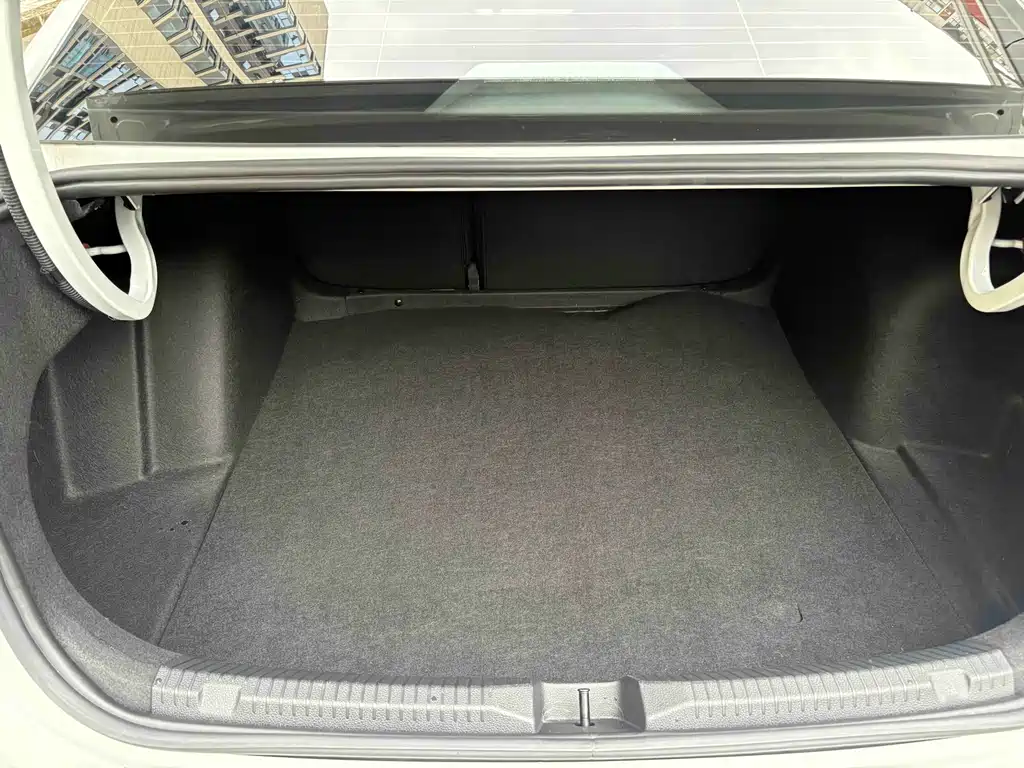 Volkswagen Lavida — миниатюра 16