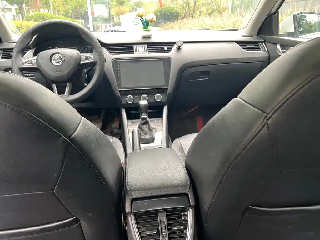 Skoda Octavia — миниатюра 13