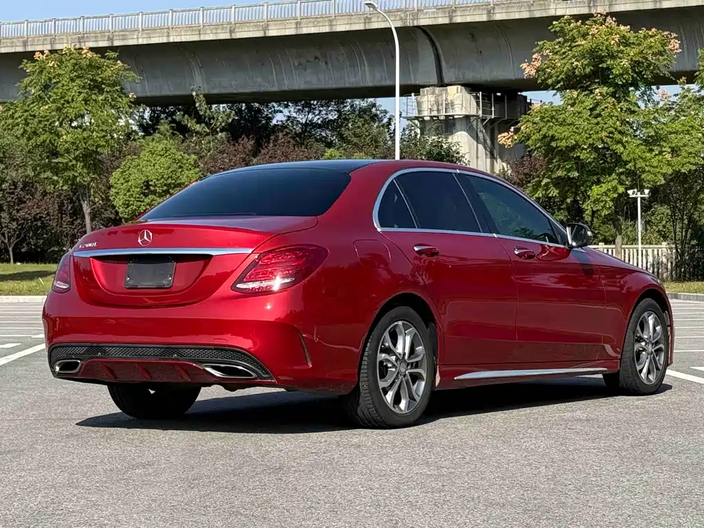 Mercedes-Benz C-Class — миниатюра 6