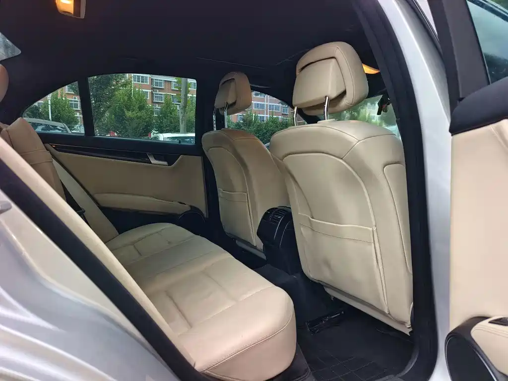Mercedes-Benz C-Class — миниатюра 9