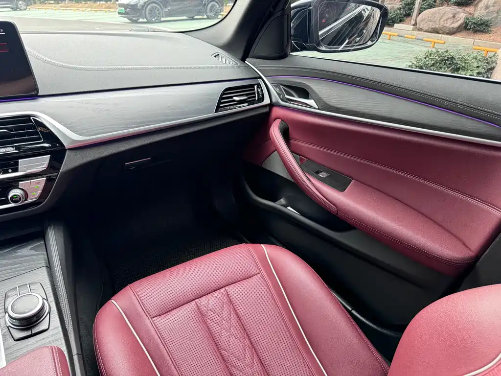 BMW 5 Series — миниатюра 8