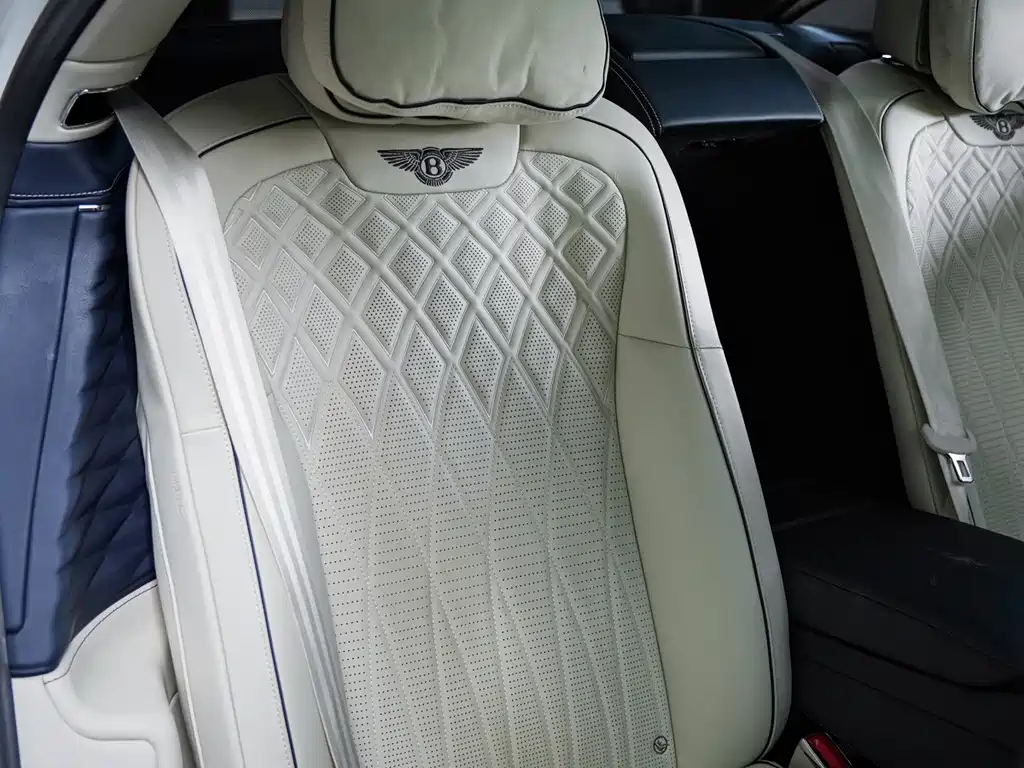 Bentley Flying Spur — миниатюра 27