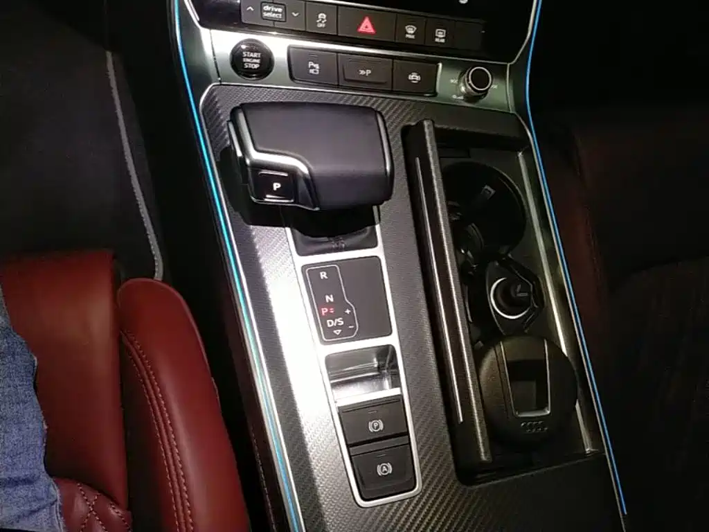 Audi A7L — миниатюра 14