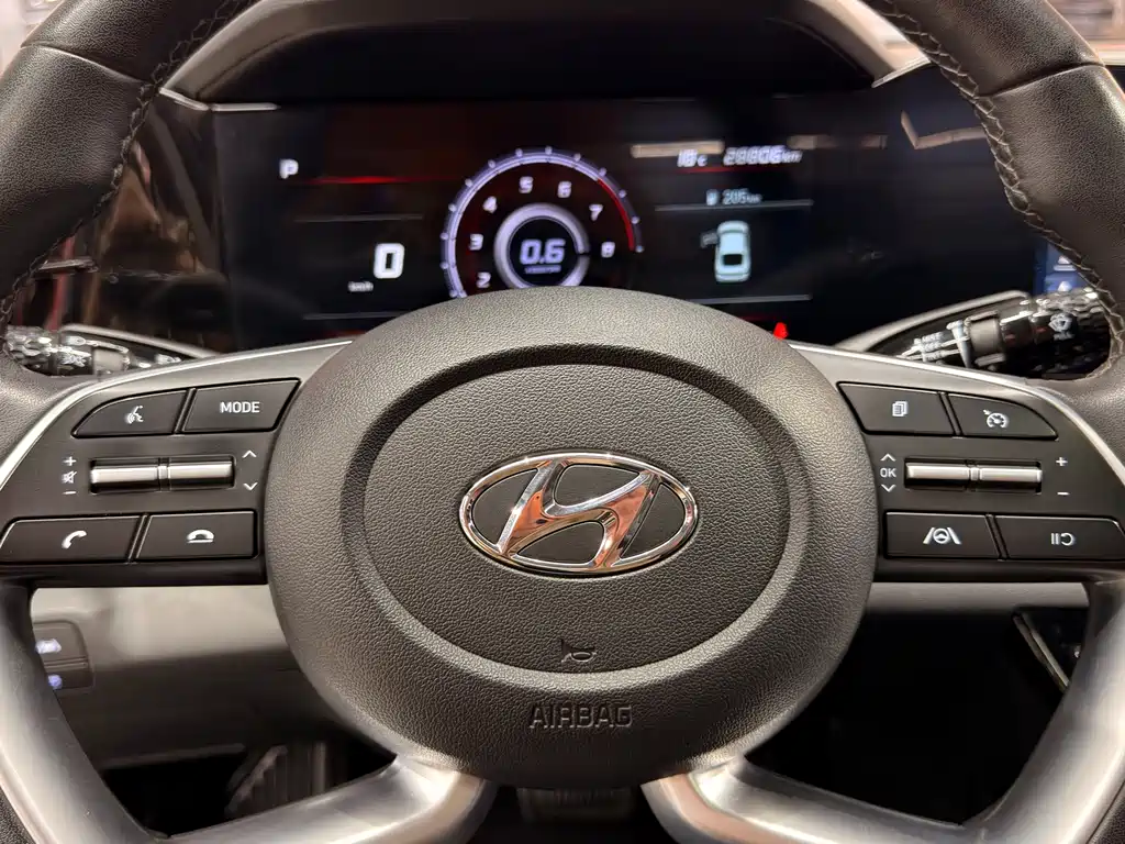 Hyundai Elantra — миниатюра 13