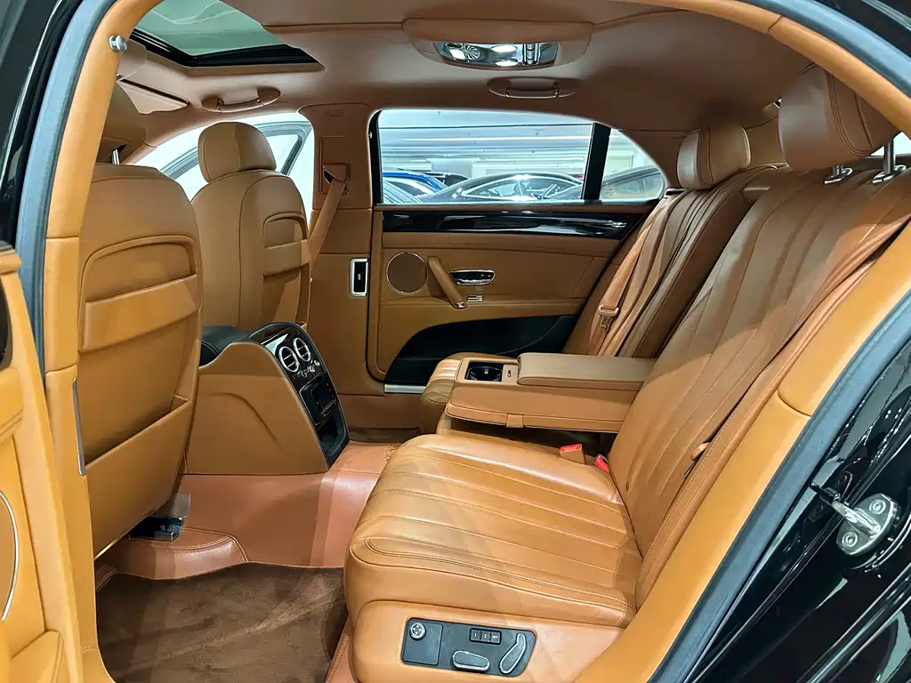 Bentley Flying Spur — миниатюра 14