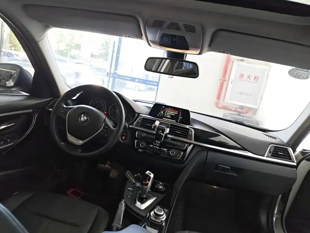 BMW 3 Series — миниатюра 13