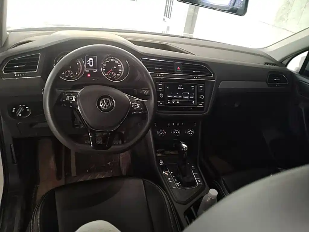 Volkswagen Tiguan L — миниатюра 17