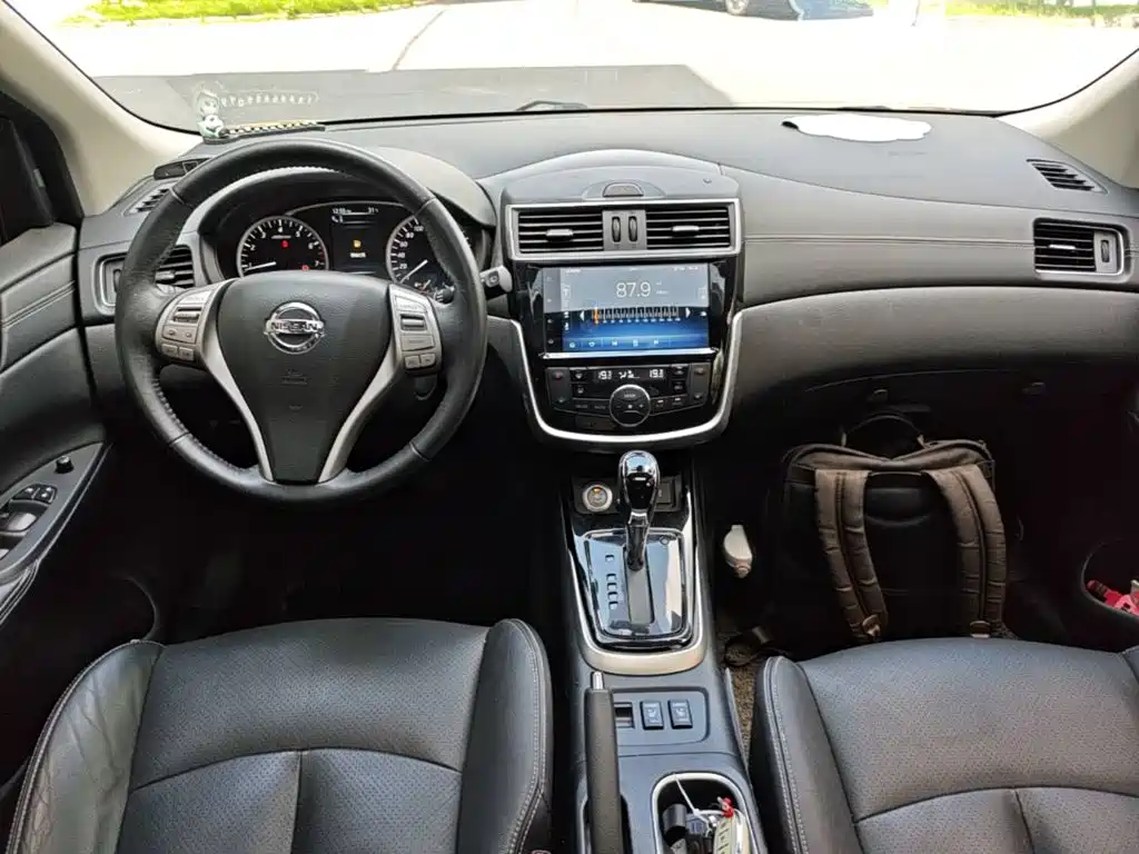Nissan Tiida — миниатюра 10