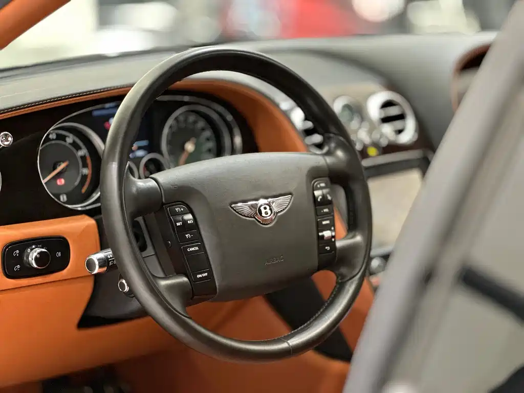 Bentley Flying Spur — миниатюра 23