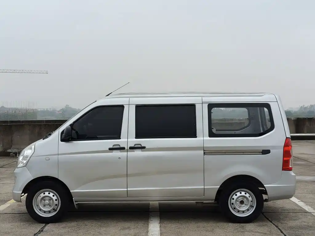 Wuling Rongguang — миниатюра 4