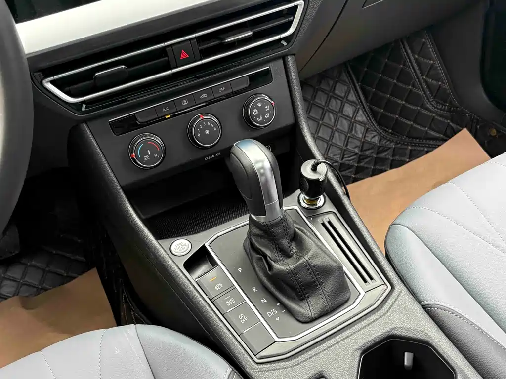 Volkswagen Lavida — миниатюра 13