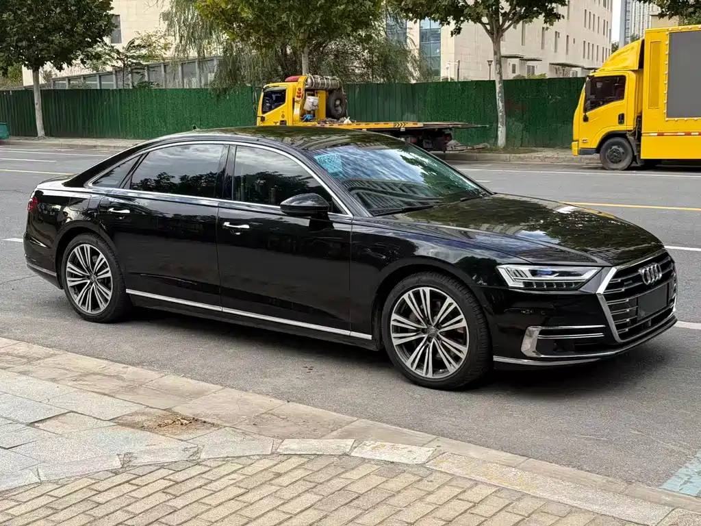 Audi A8 — миниатюра 3
