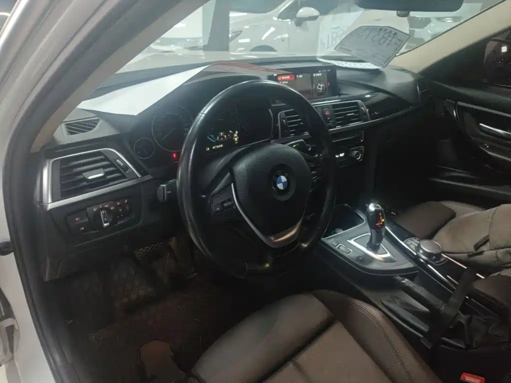 BMW 3 Series — миниатюра 10