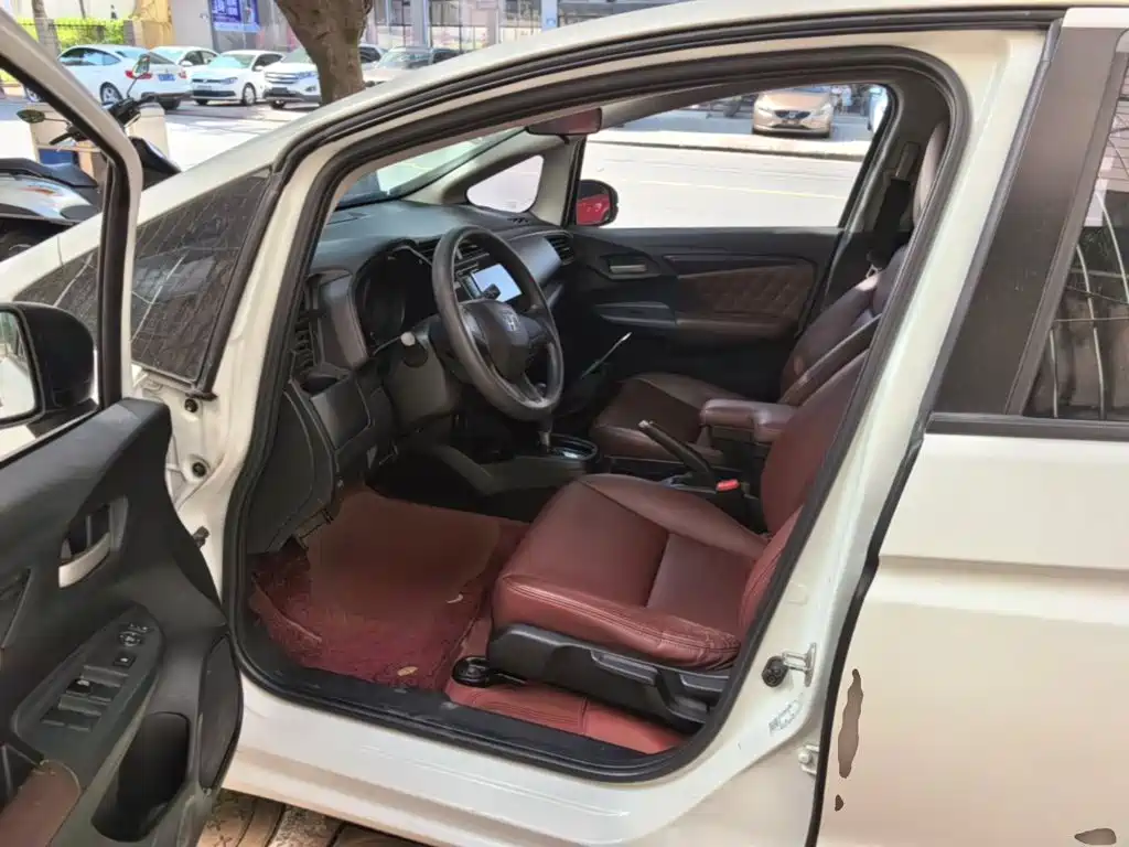 Honda Fit — миниатюра 16