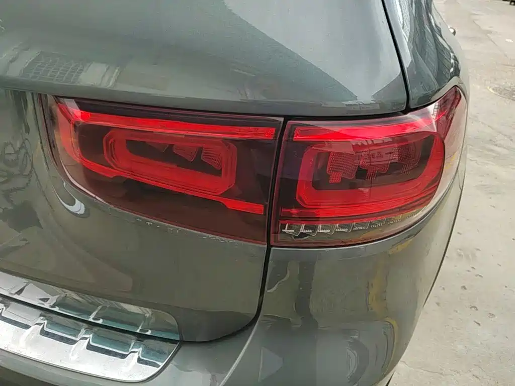Mercedes-Benz GLB — миниатюра 8