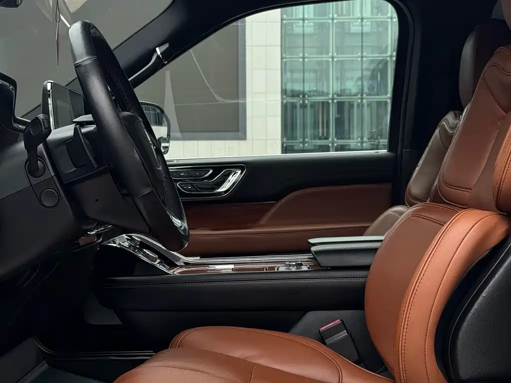 Lincoln Navigator — миниатюра 2