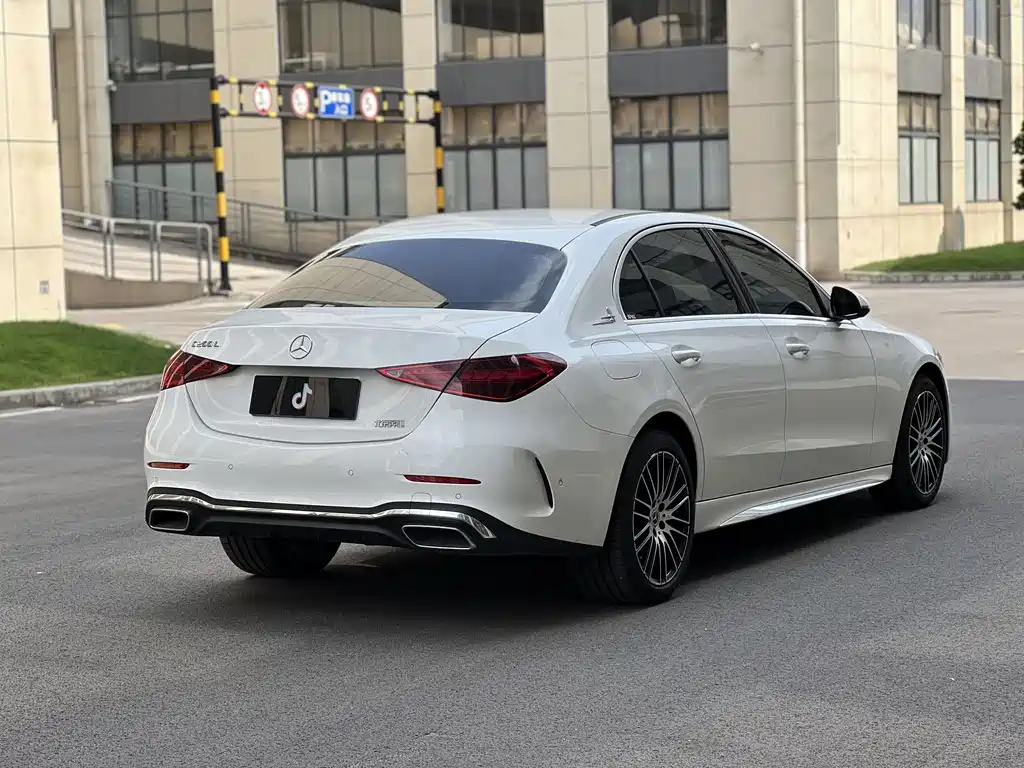 Mercedes-Benz C-Class — миниатюра 19