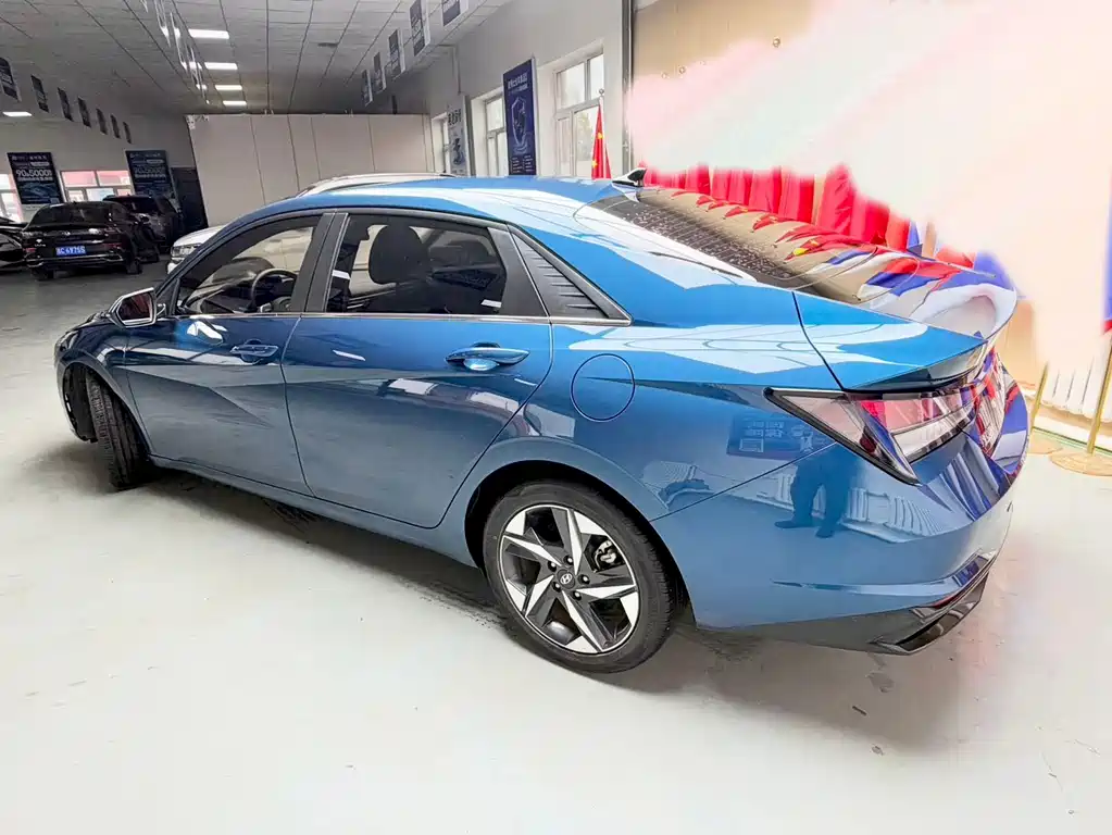 Hyundai Elantra — миниатюра 6