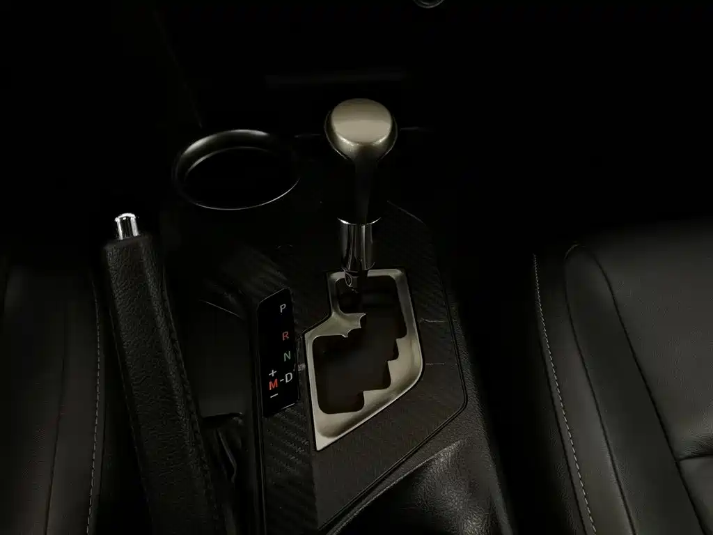 Toyota RAV4 — миниатюра 13