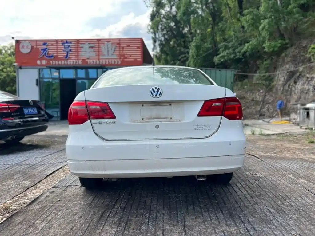 Volkswagen Jetta — миниатюра 8