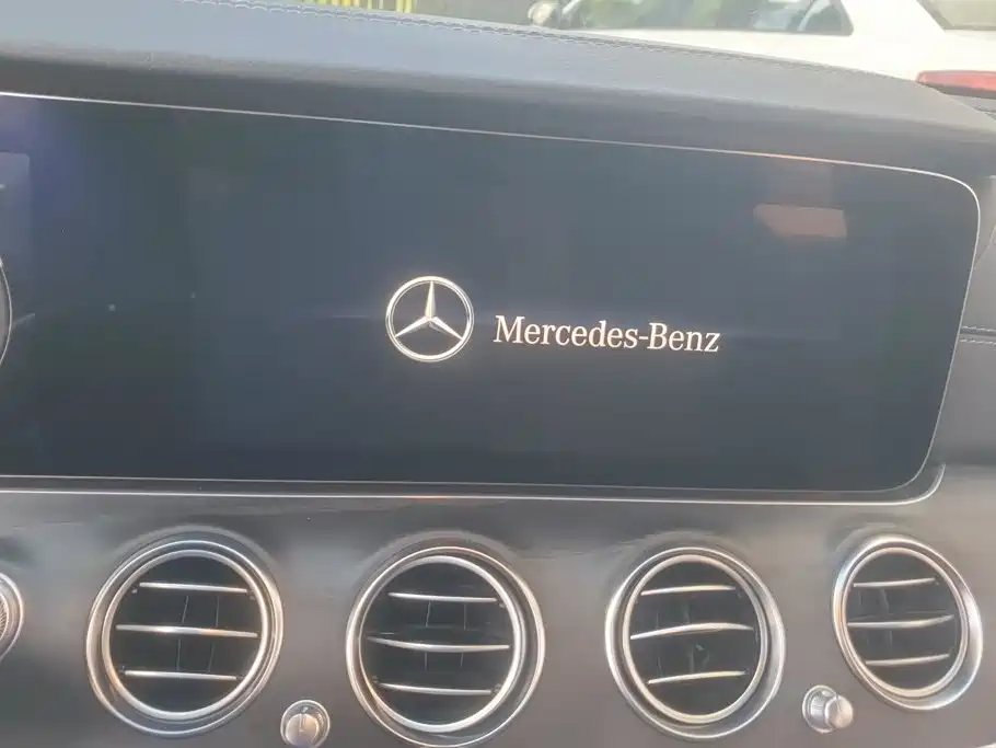 Mercedes-Benz E-Class — миниатюра 13