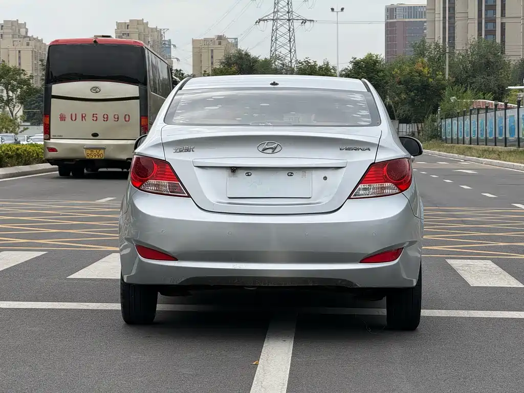 Hyundai Verna — миниатюра 5