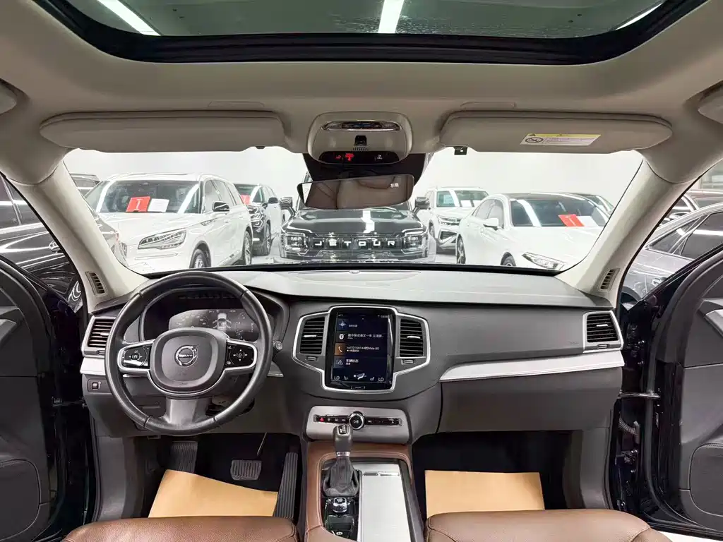 Volvo XC90 — миниатюра 9