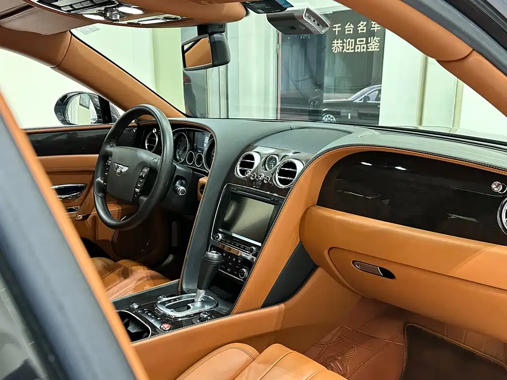 Bentley Flying Spur — миниатюра 13