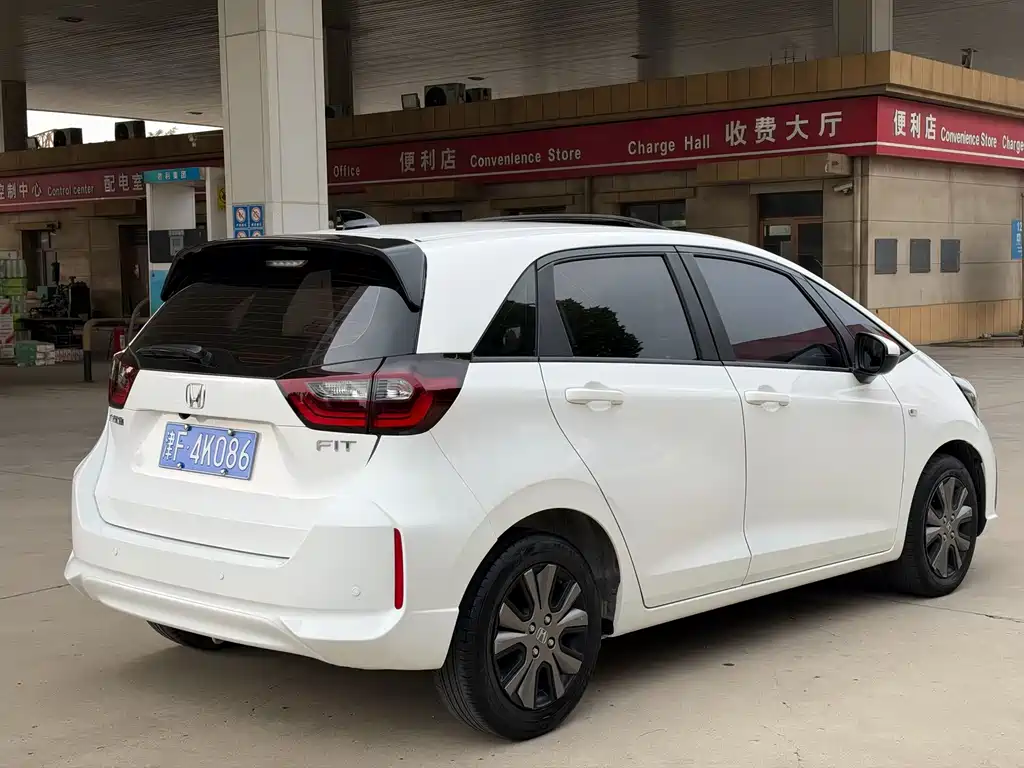 Honda Fit — миниатюра 6