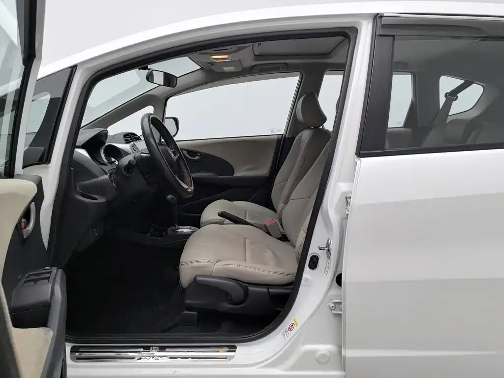 Honda Fit — миниатюра 10