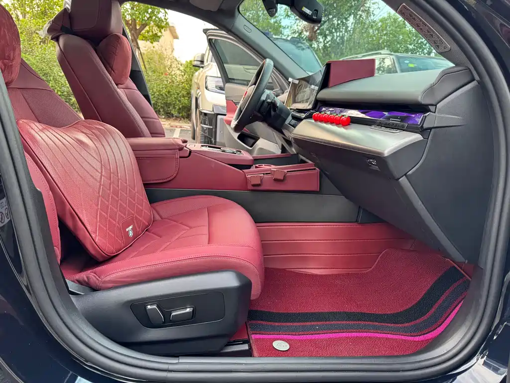 BMW 5 Series — миниатюра 13