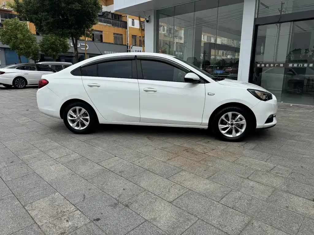 Buick Excelle — миниатюра 5