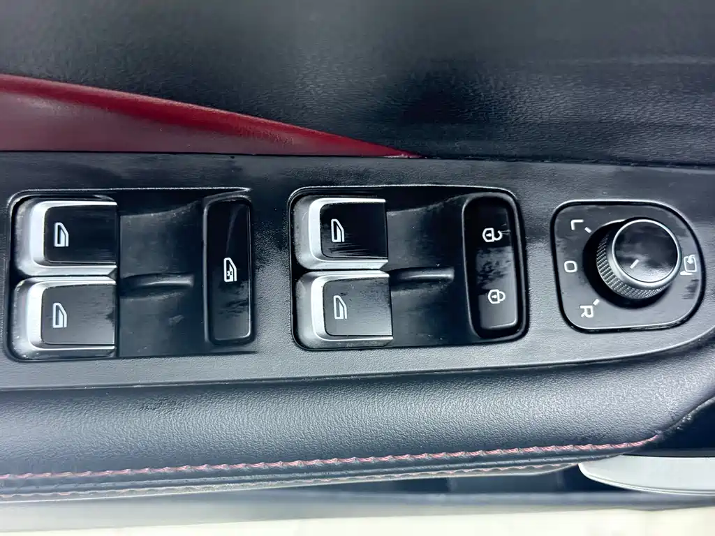 Geely Binyue — миниатюра 14