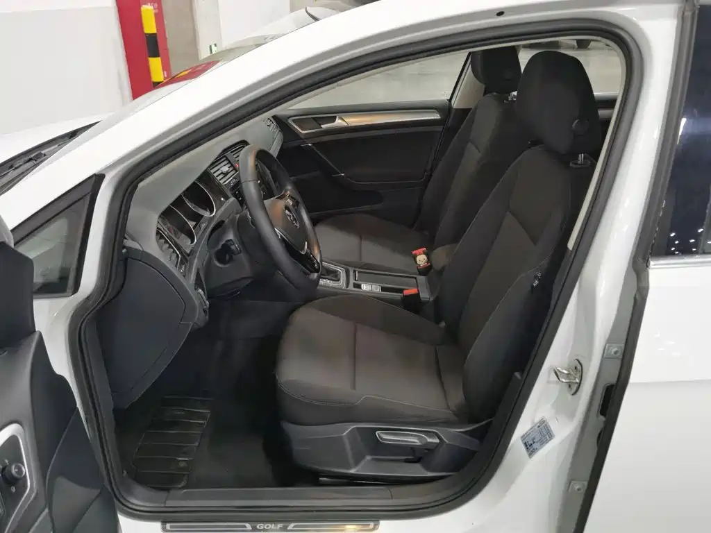 Volkswagen Golf — миниатюра 10
