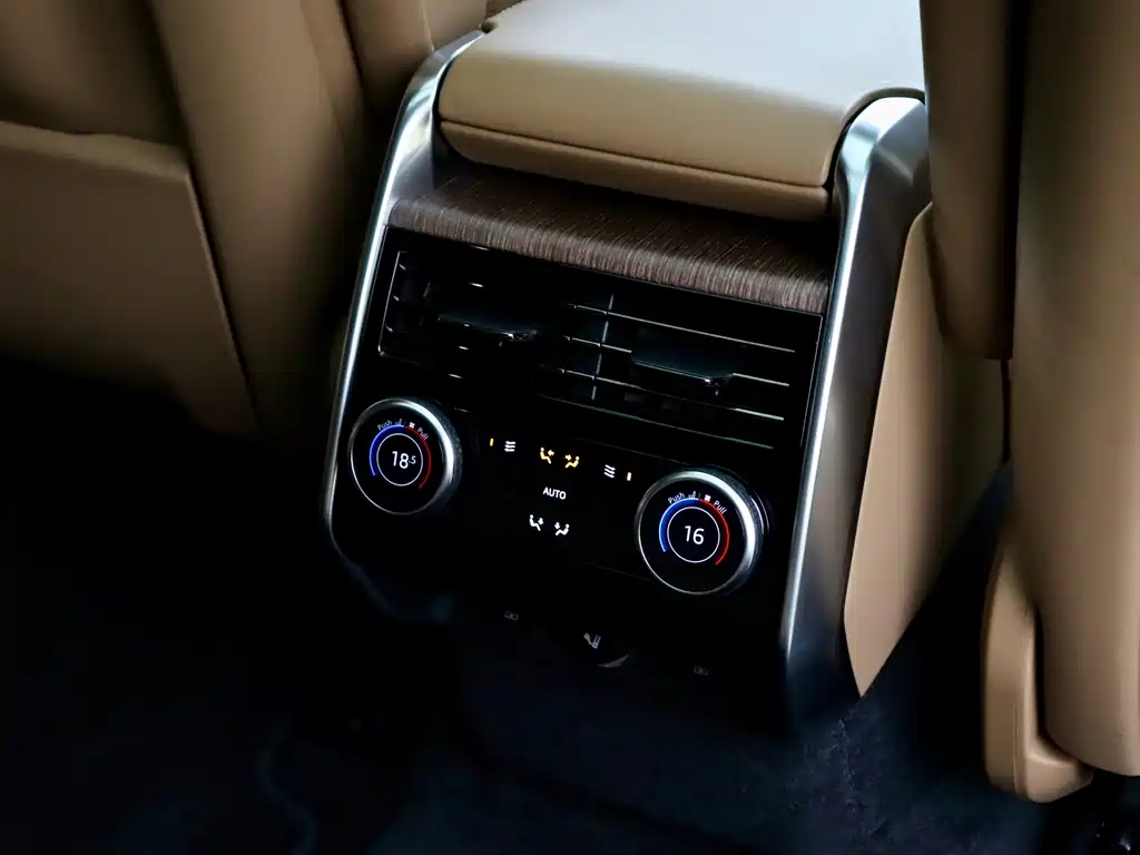 Land Rover Range Rover — миниатюра 15