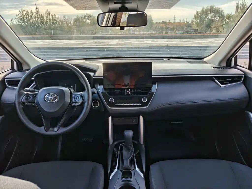 Toyota Corolla Cross — миниатюра 7