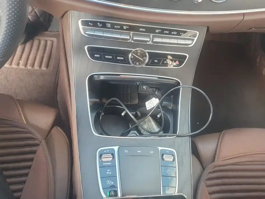 Mercedes-Benz E-Class — миниатюра 16