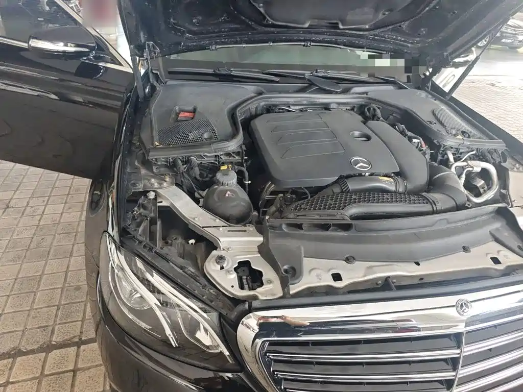 Mercedes-Benz E-Class — миниатюра 21