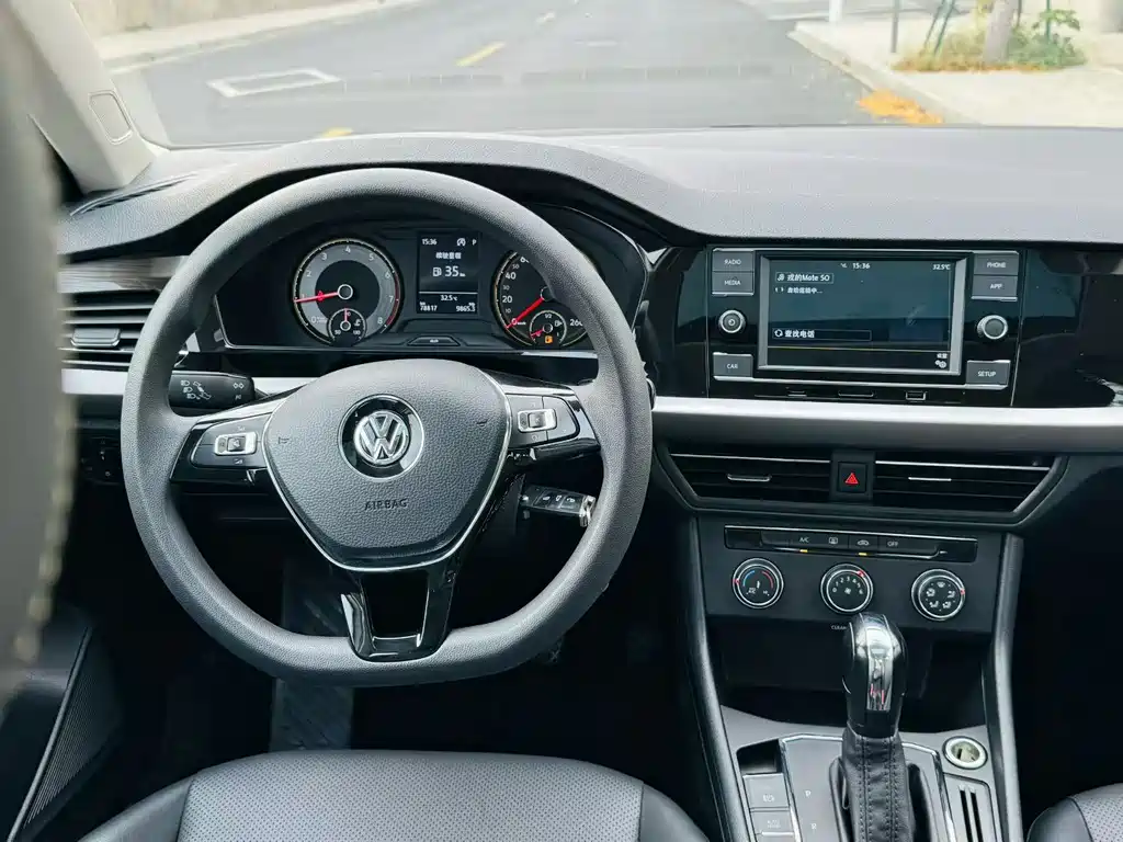 Volkswagen Lavida — миниатюра 5