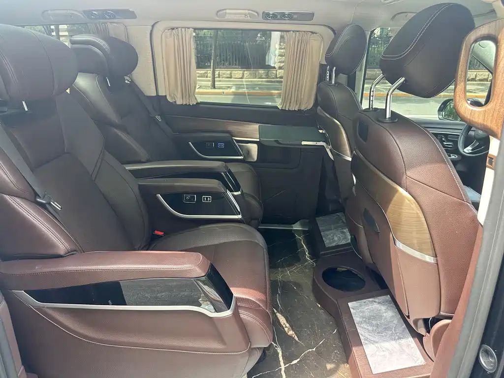Mercedes-Benz V-Class — миниатюра 14
