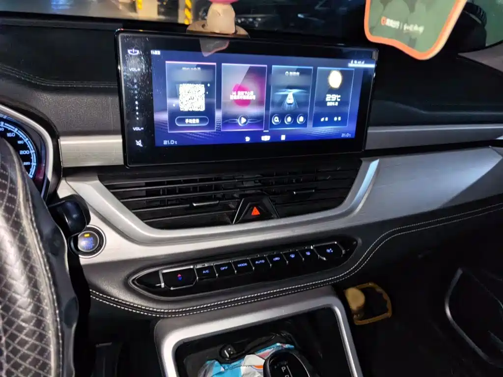 Geely Vision X6 — миниатюра 6