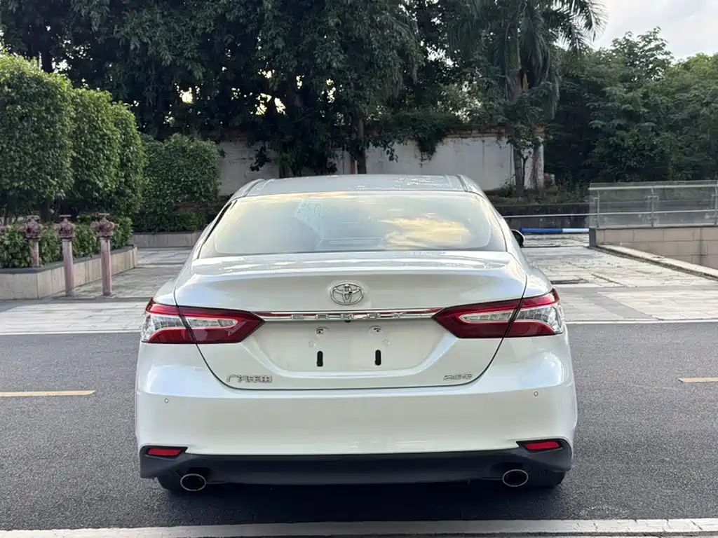 Toyota Camry — миниатюра 6