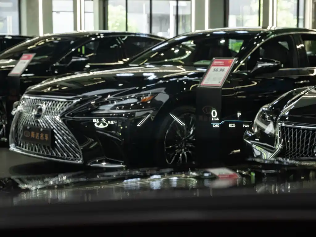 Lexus LS — миниатюра 24